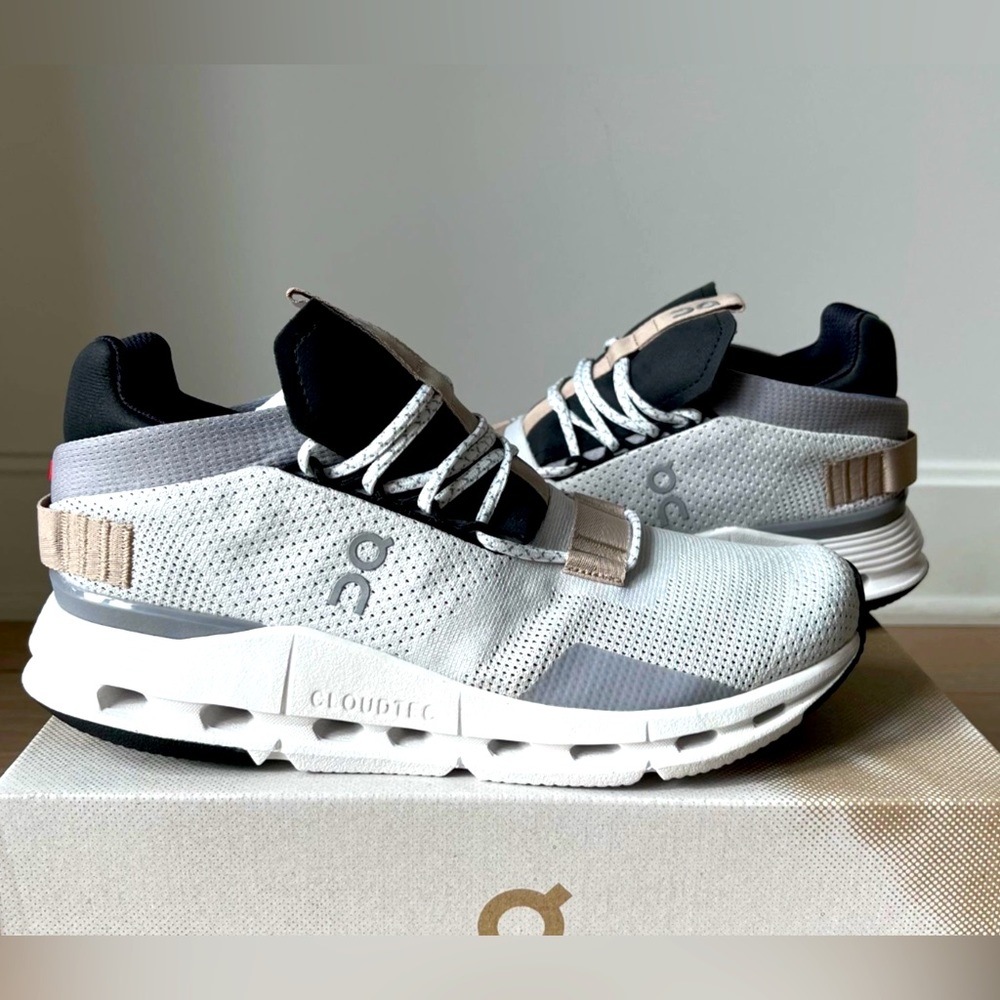 NEW Cloudnova White Sand Running Shoe Women’s Size 10